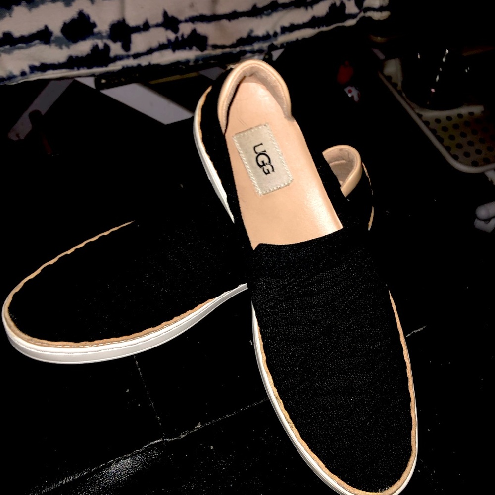 UGG Sammy Chevron Slip On Sneakers size 10 Black